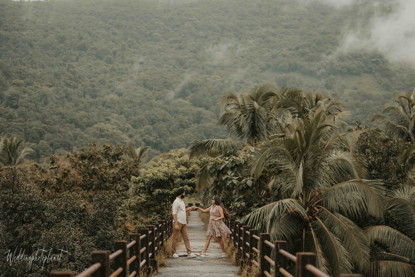 Sunset pre wedding couple shot